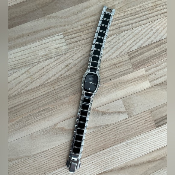 Citizen Eco-Drive Ladies Watch Crystals Black Dial and Bracelet Solar Powered - Picture 6 of 14